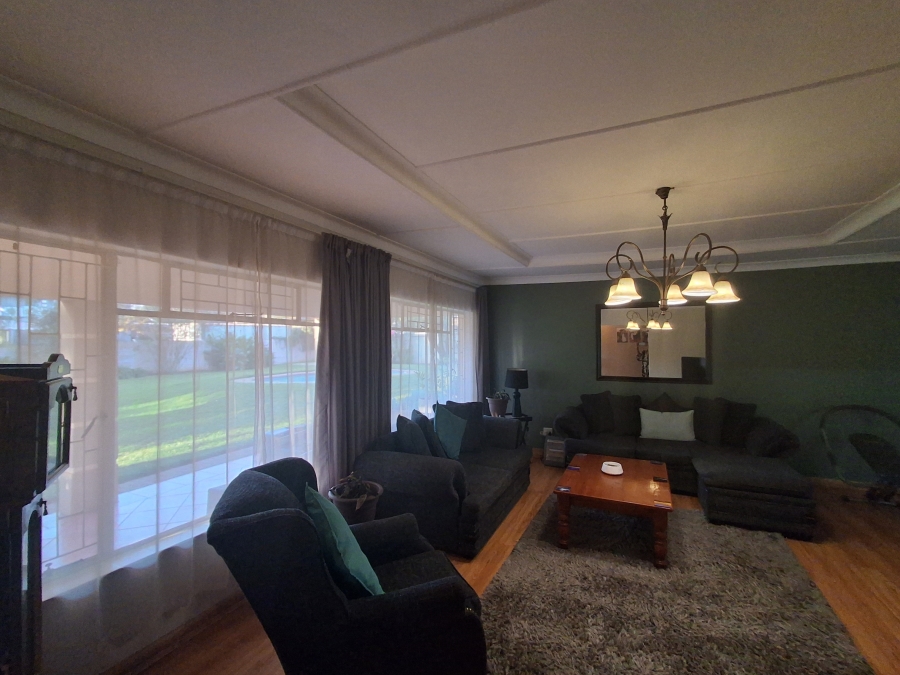 4 Bedroom Property for Sale in Flamwood North West